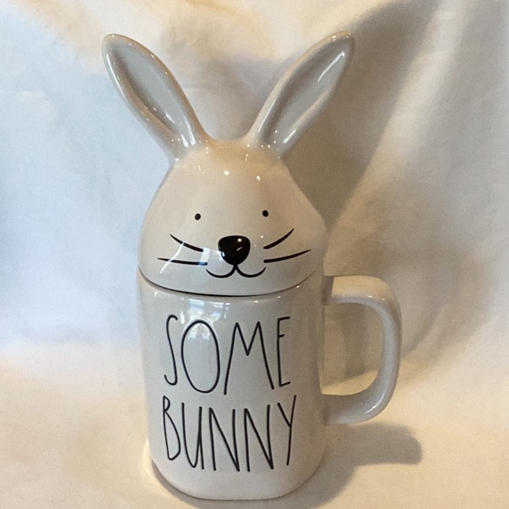 EUC - Rae Dunn SOME BUNNY LOVES YOU mug with bunny head topper